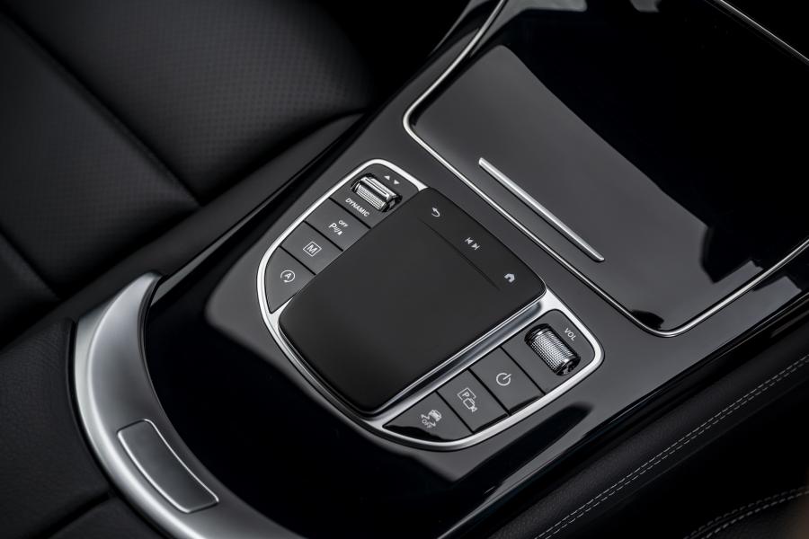Детали интерьера Mercedes-Benz GLC220 d 4Matic (X253) 2019 года  (UK) (фото 84 из 89)